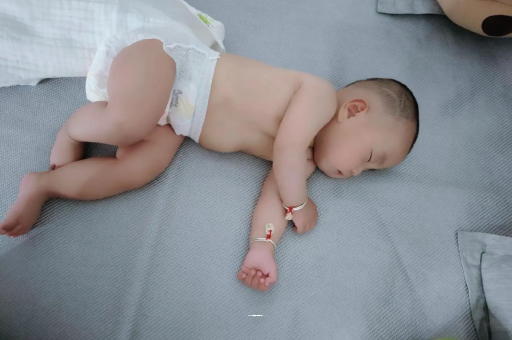 连云港3个月宝宝怎么抱